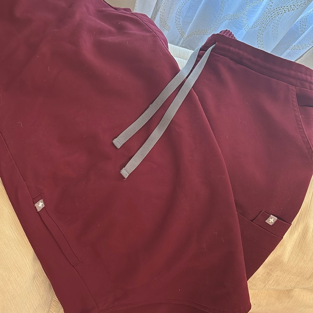 Figs scrubs